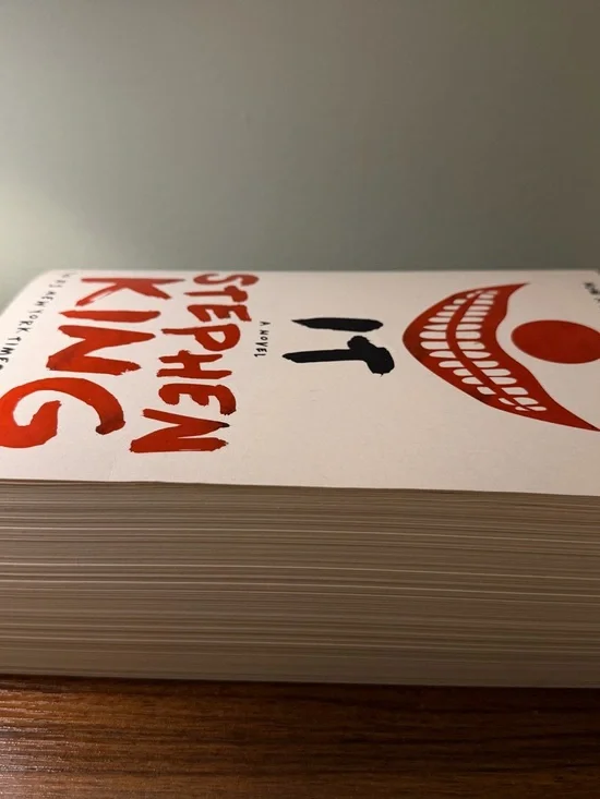 2016 IT by Stephen King Paperback - Picture 7 of 8